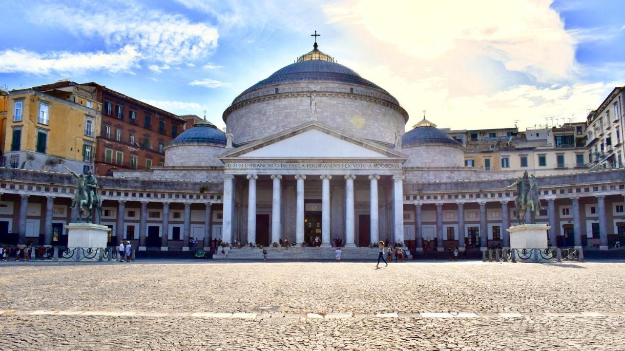 Grande & Caratteristico Dietro La Cattedrale Nápoly Kültér fotó
