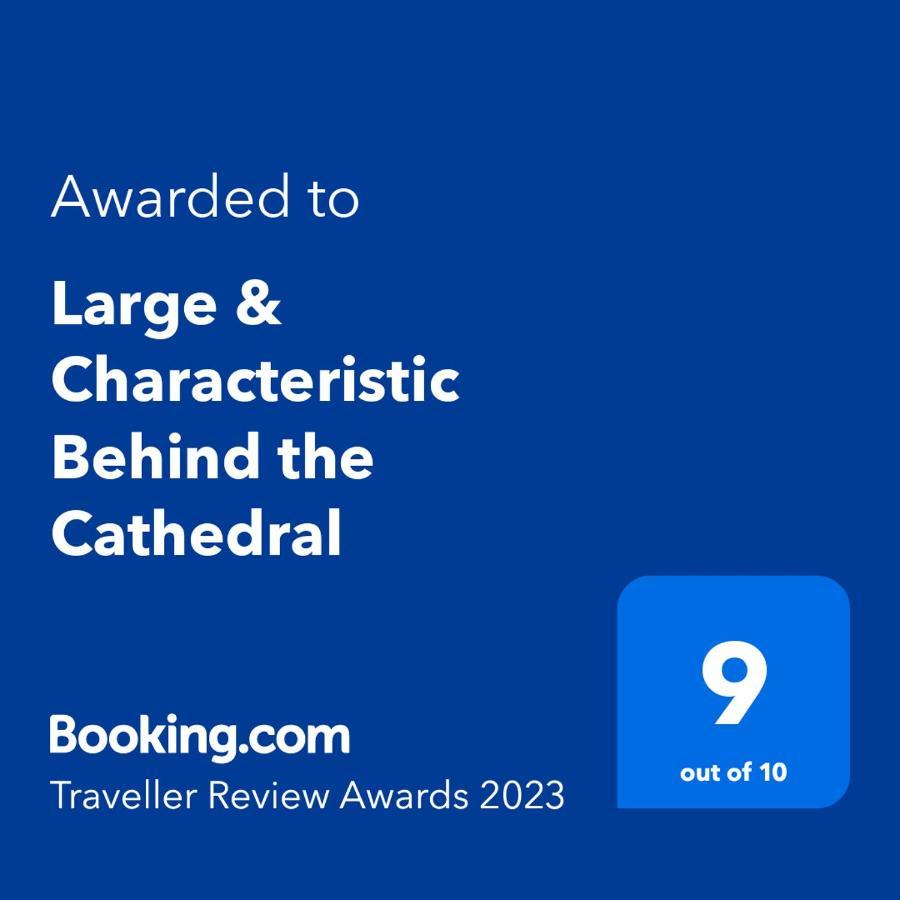 Grande & Caratteristico Dietro La Cattedrale Nápoly Kültér fotó